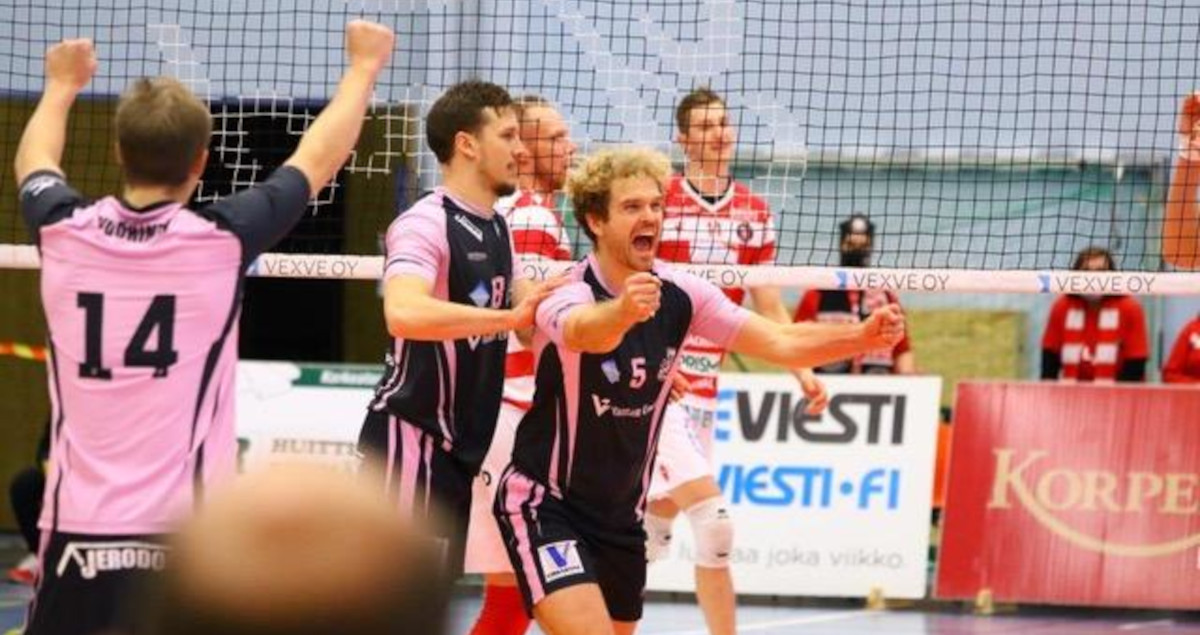 Vantaa Ducks sokeerasi Savo Volleyn – VaLePa haki voiton Kokkolasta